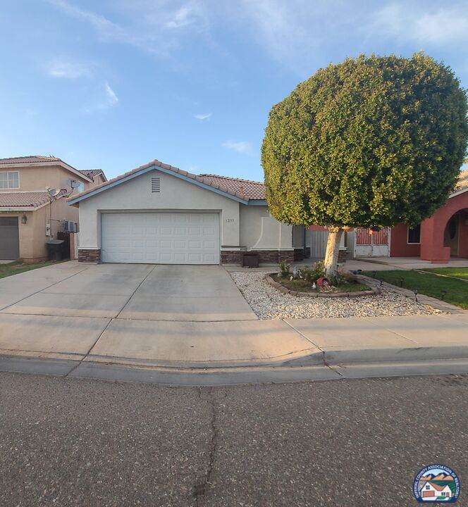 1233 P And F Alvarado Dr - Photo 1