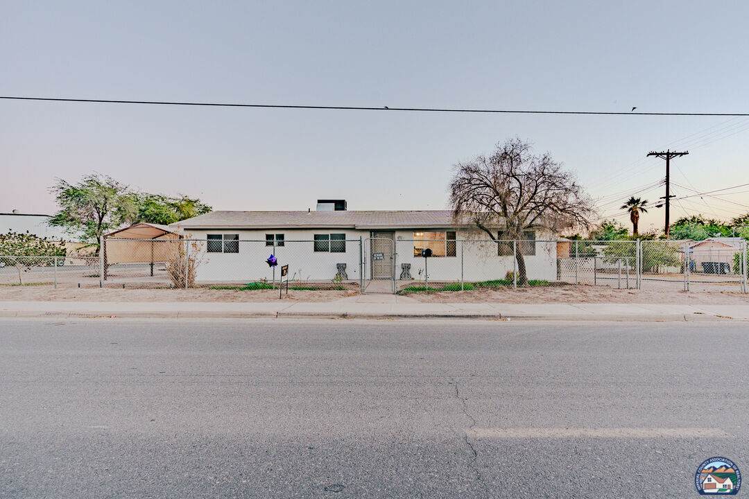 1026 6th St - Photo 1