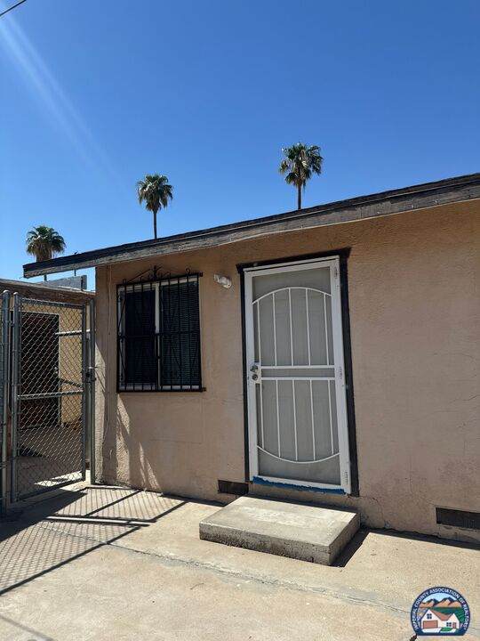 507 3rd St - Photo 1