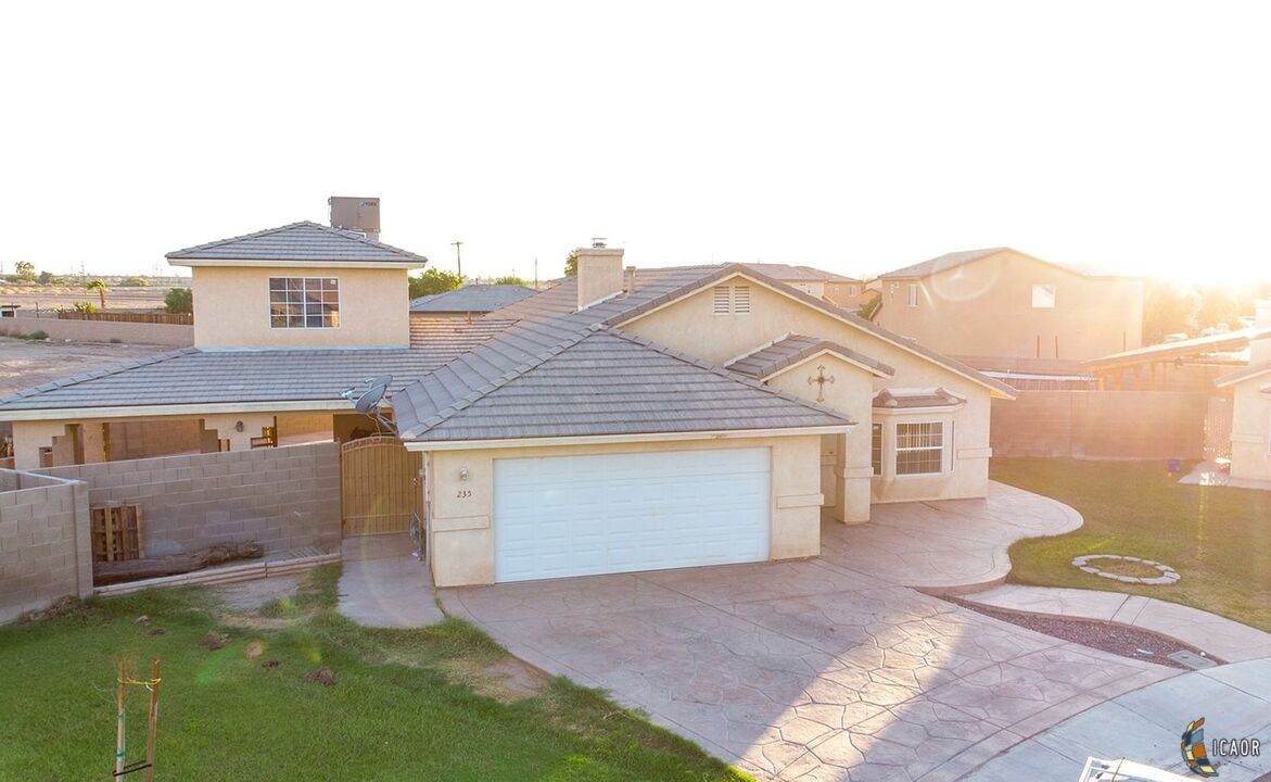 235 Acapulco Dr - Photo 1