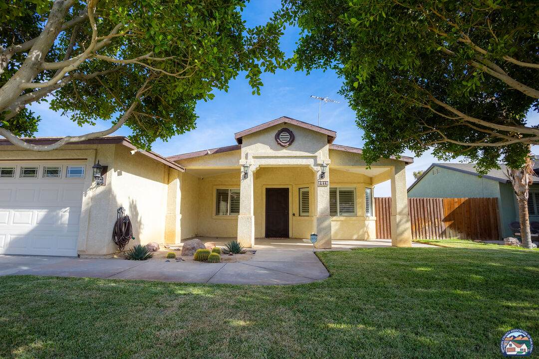 1010 Ash St - Photo 1