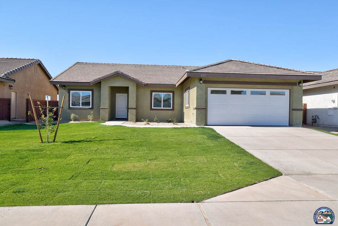 977 Kindig Ave - Photo 1