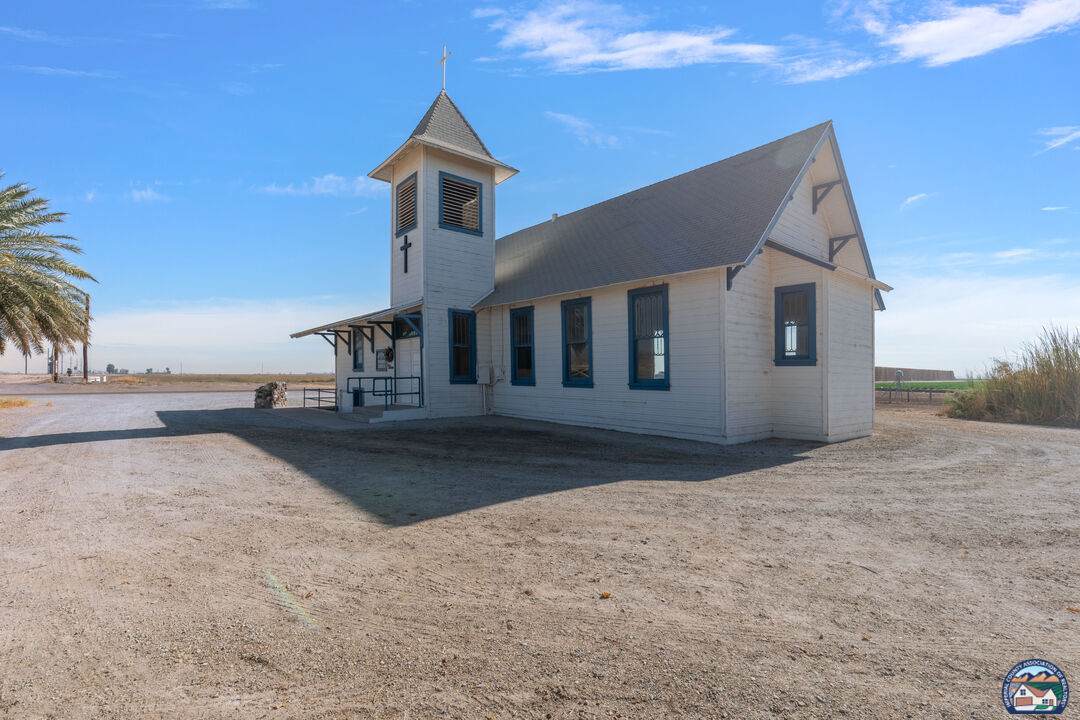 1595 Blodgett Rd - Photo 1