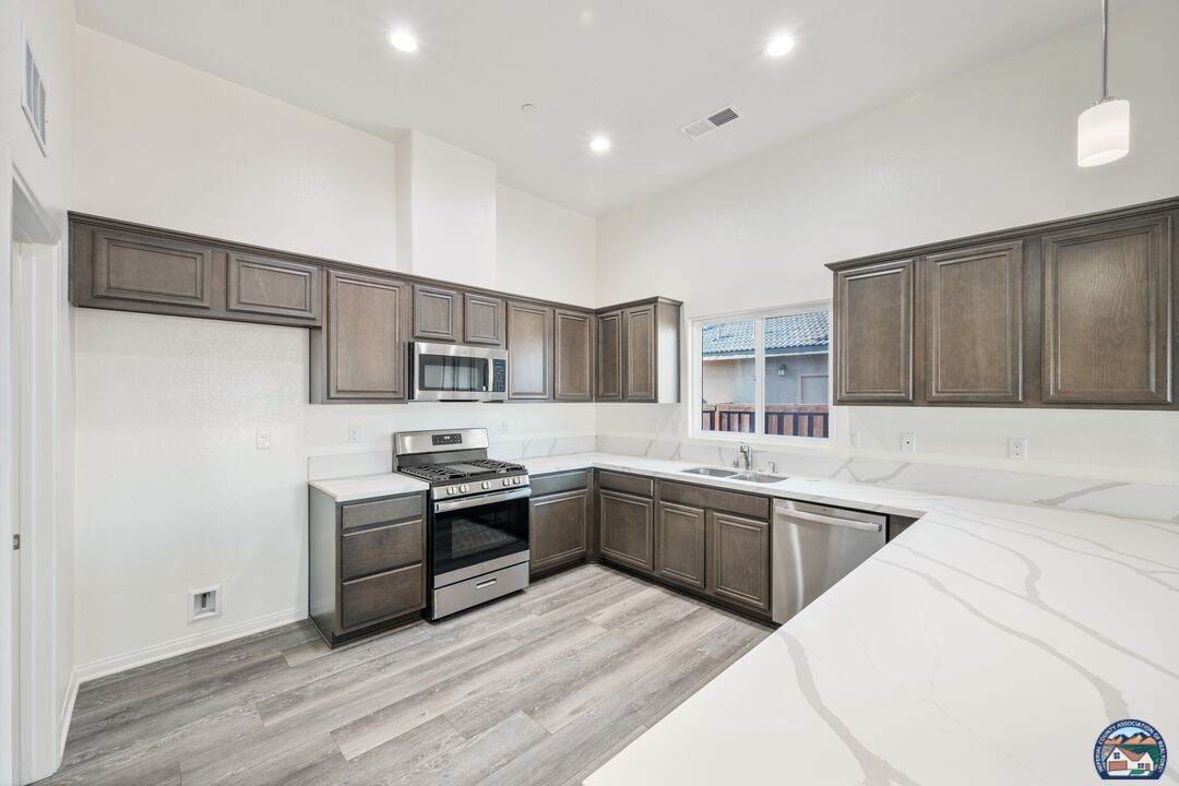 862 Bougainvillea Ct - Photo 1