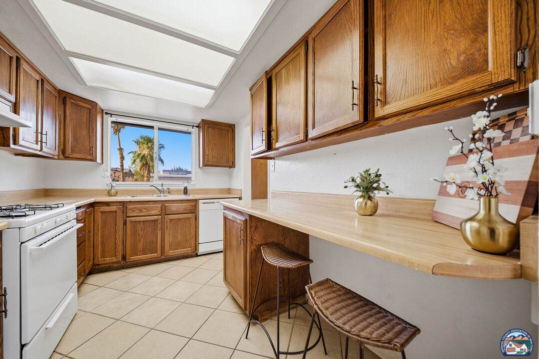 505 Driftwood Dr - Photo 1