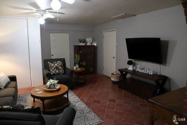 1205 Ross Ave - Photo 1