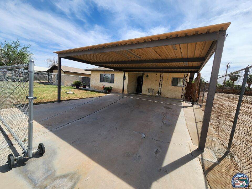 346 5th St - Photo 1