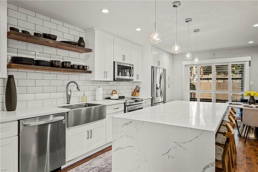866 Northwood Boulevard - Photo 1