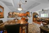 568 7th Square - Photo 8