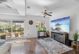 544 7th Square - Photo 4