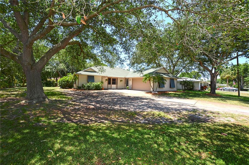 4311 9th Place - Photo 1