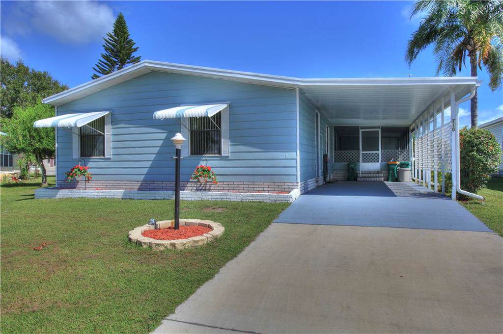 710 Oleander Circle - Photo 1