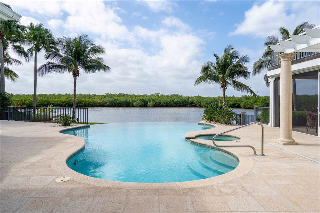 535 White Pelican Circle - Photo 1