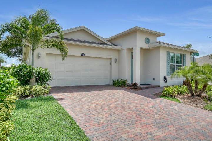 7425 Oakridge Place - Photo 1
