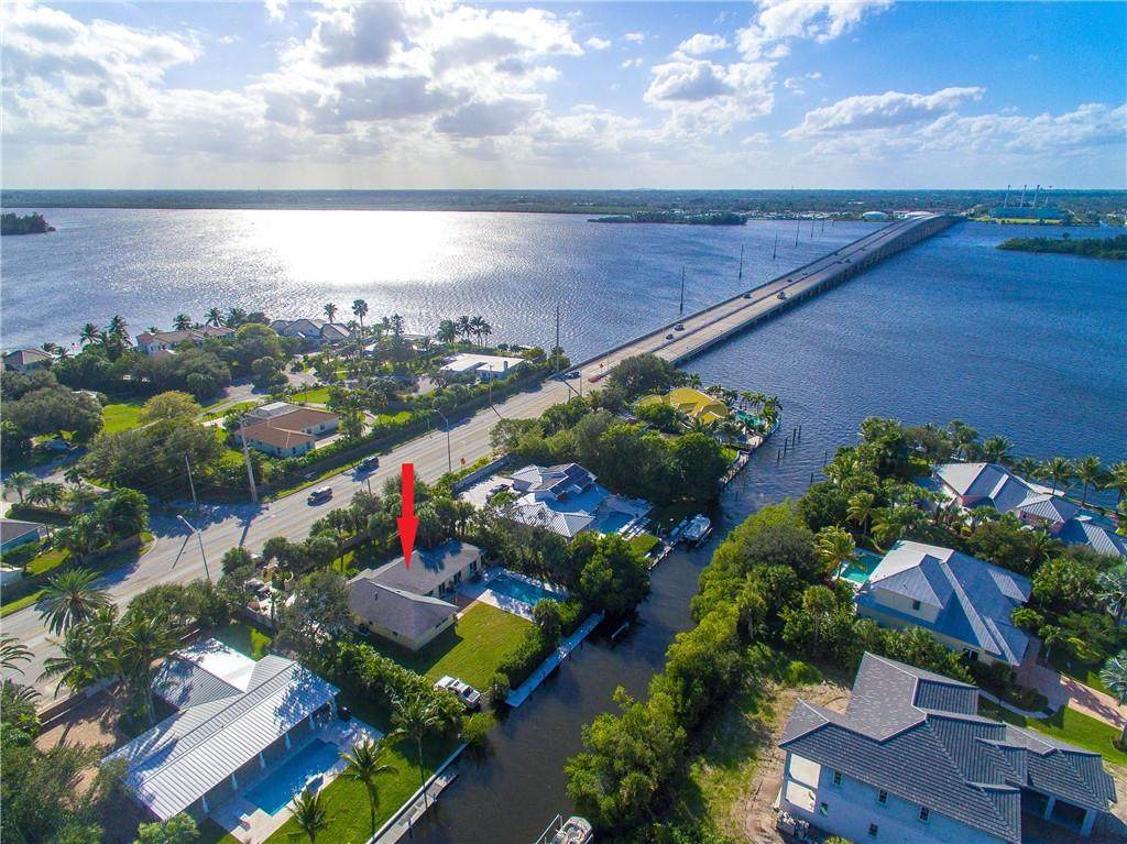 527 Causeway Boulevard - Photo 1