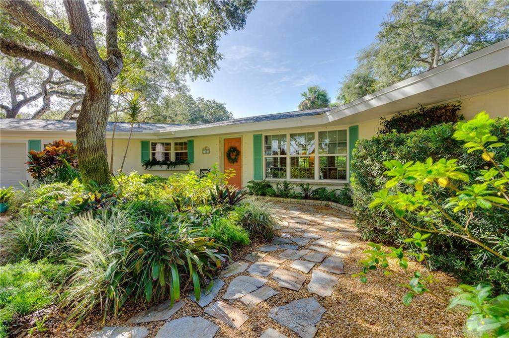 1501 Club Drive - Photo 1