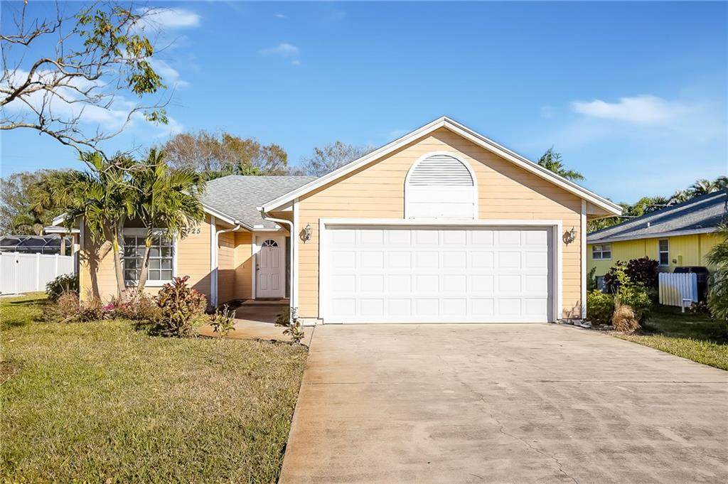 725 24th Square - Photo 1