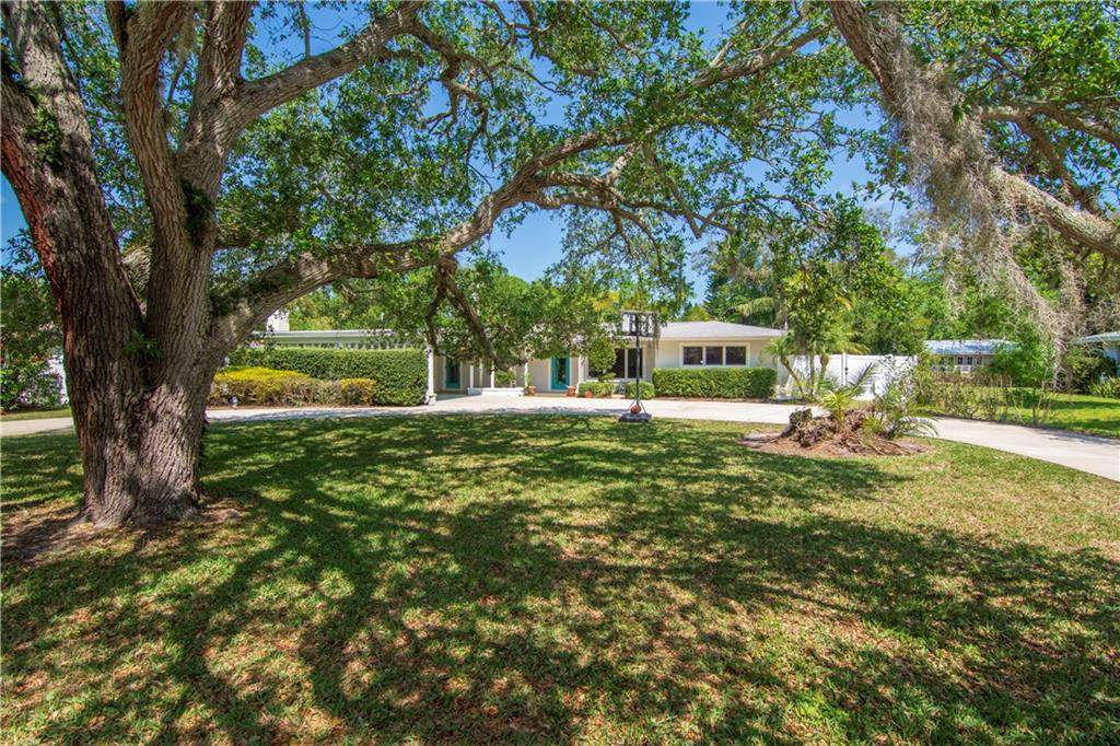 745 Iris Lane - Photo 1