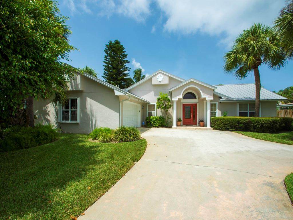 1340 White Heron Lane - Photo 1