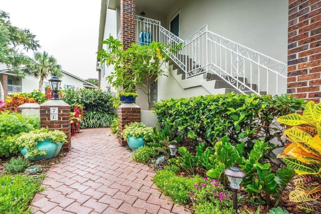 133 Park Shores Circle - Photo 1