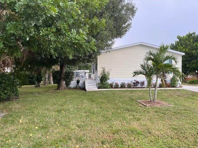 323 Tangelo Street - Photo 1