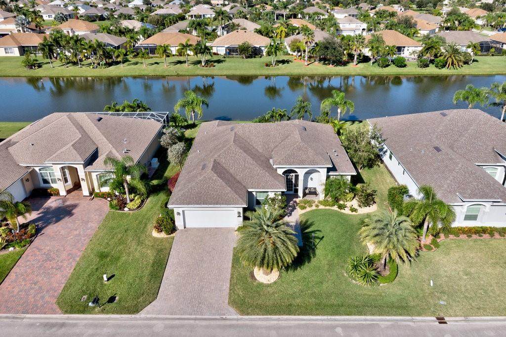 777 Fortunella Circle - Photo 1