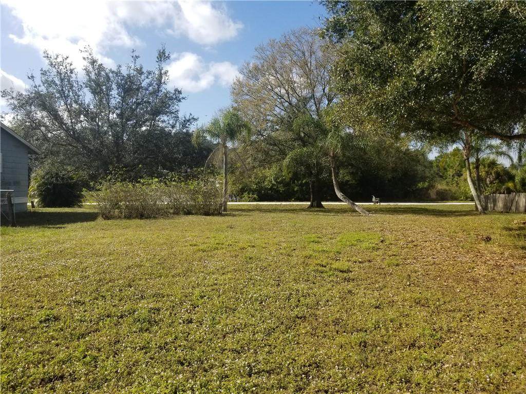 8922 102nd Avenue - Photo 1