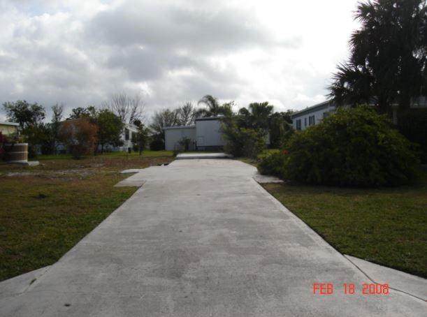 724 Lark Drive - Photo 1