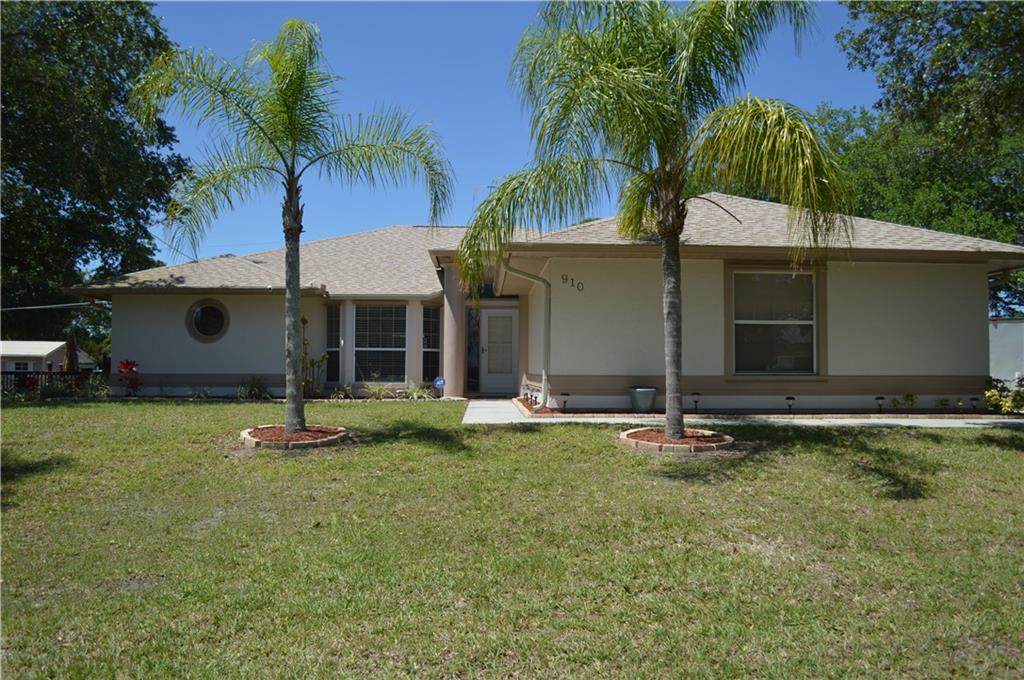 910 Roseland Road - Photo 1