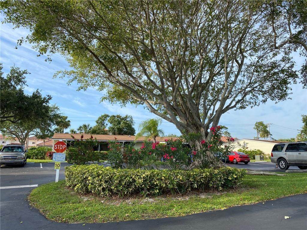 485 7th Place - Photo 1