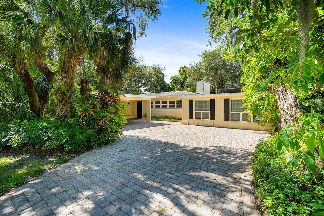 560 Acacia Road - Photo 1