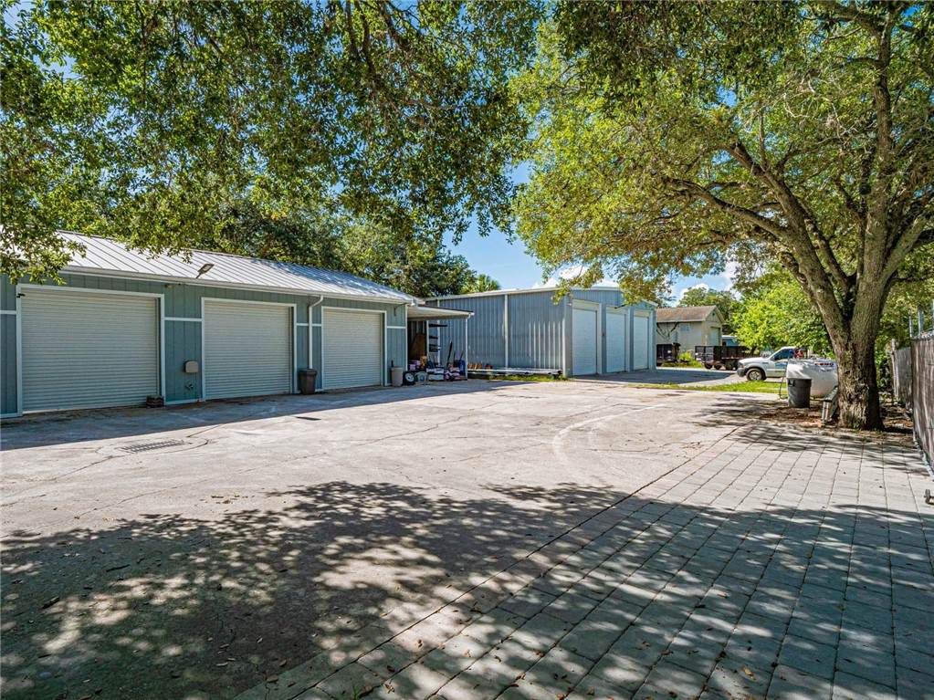 806 11th Drive - Photo 1