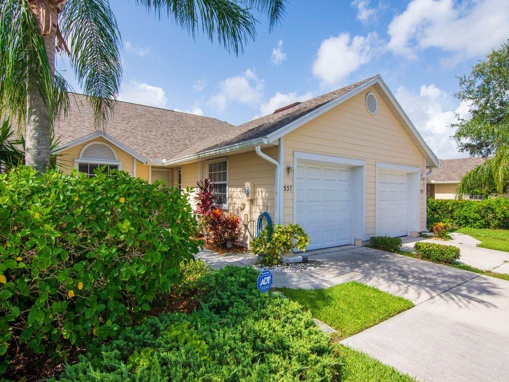 537 6th Street - Photo 1