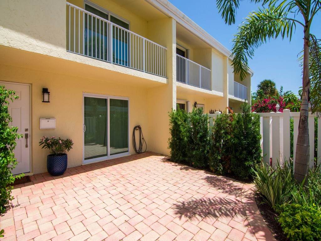 4023 Silver Palm Drive - Photo 1