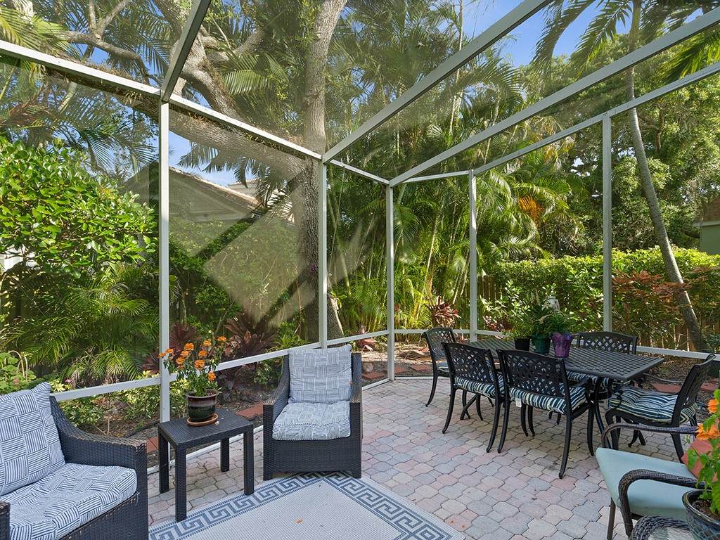 8827 Lakeside Circle - Photo 1