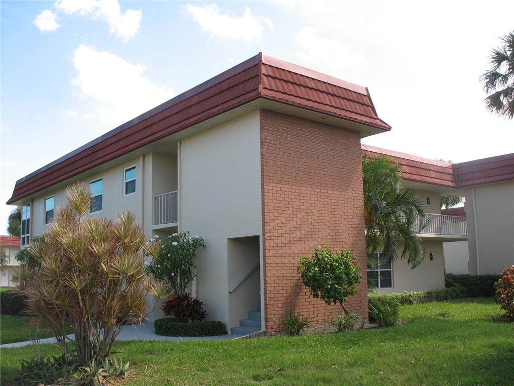 108 Springlake Court - Photo 1