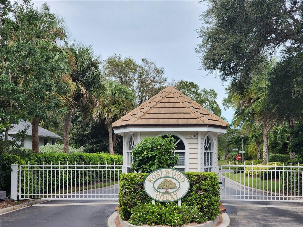 5260 Rosewood Lane - Photo 1