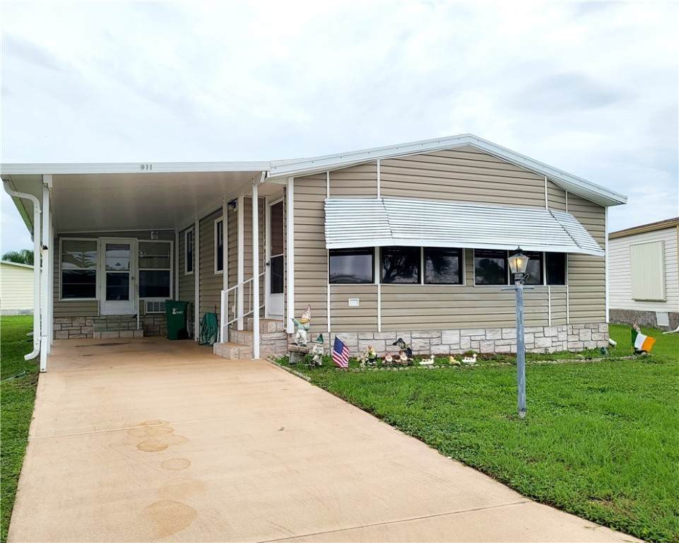 911 Red Bud Road - Photo 1