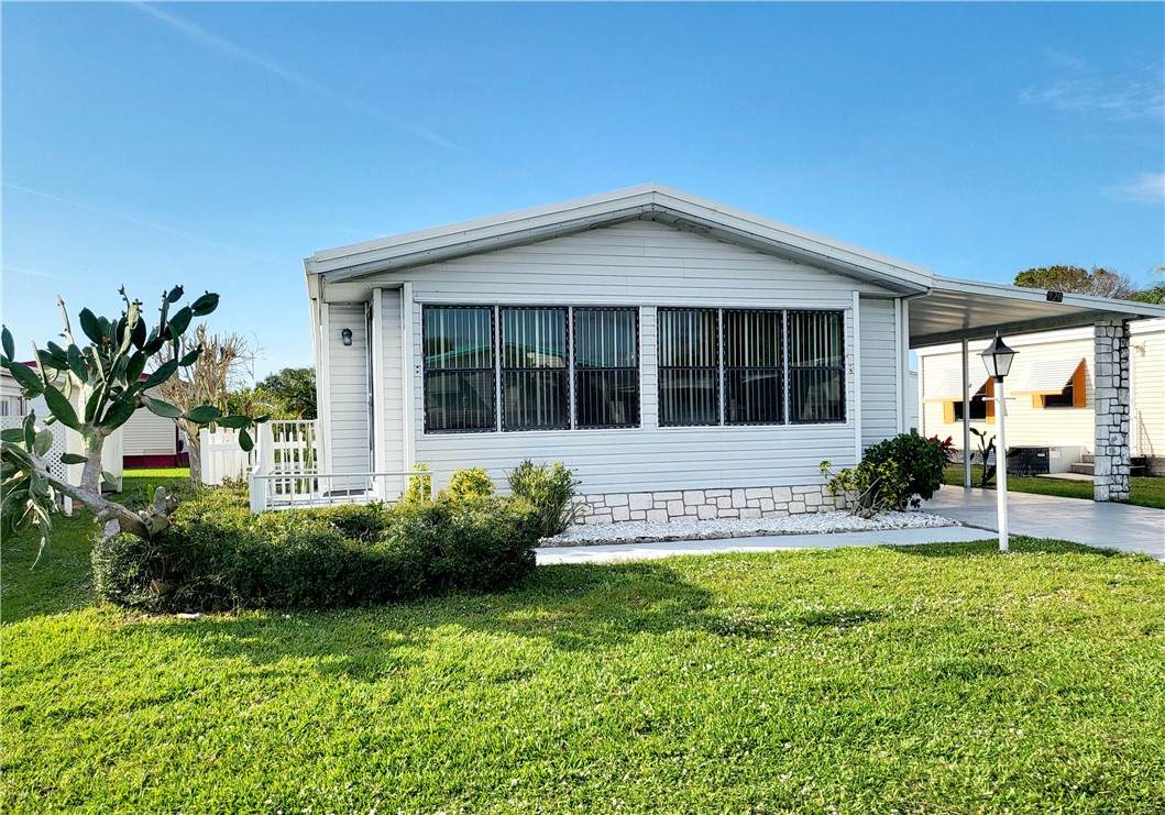 920 Hyacinth Circle - Photo 1