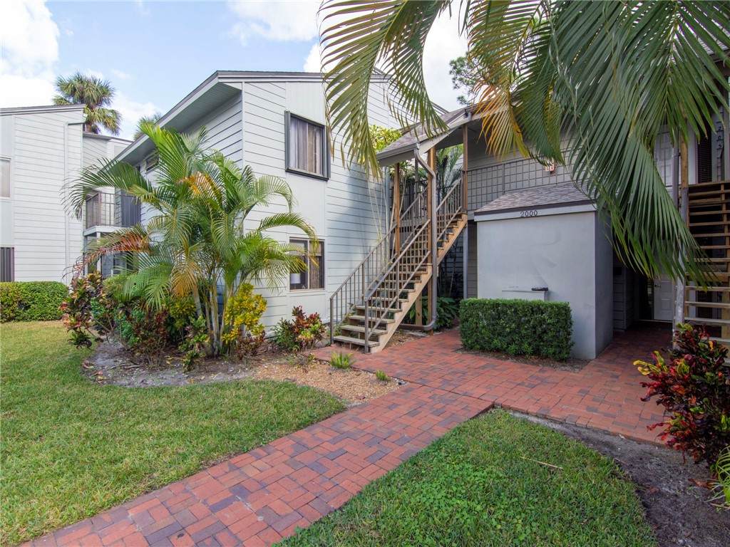 2000 Pine Creek Boulevard - Photo 1