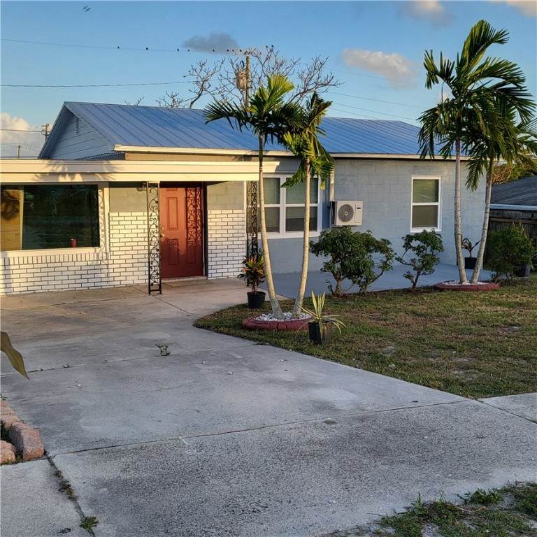 2114 1st Court - Photo 1