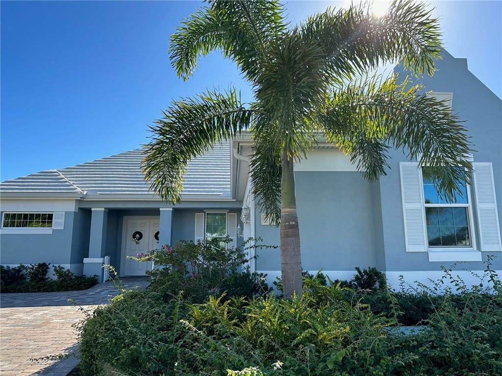1015 Saint James Lane - Photo 1