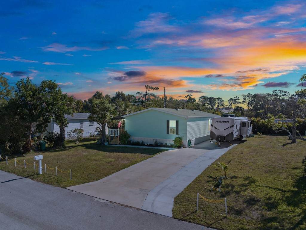 323 Tangelo Street - Photo 1