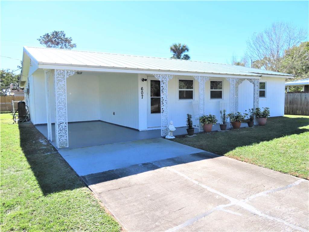 607 Dempsey Avenue - Photo 1
