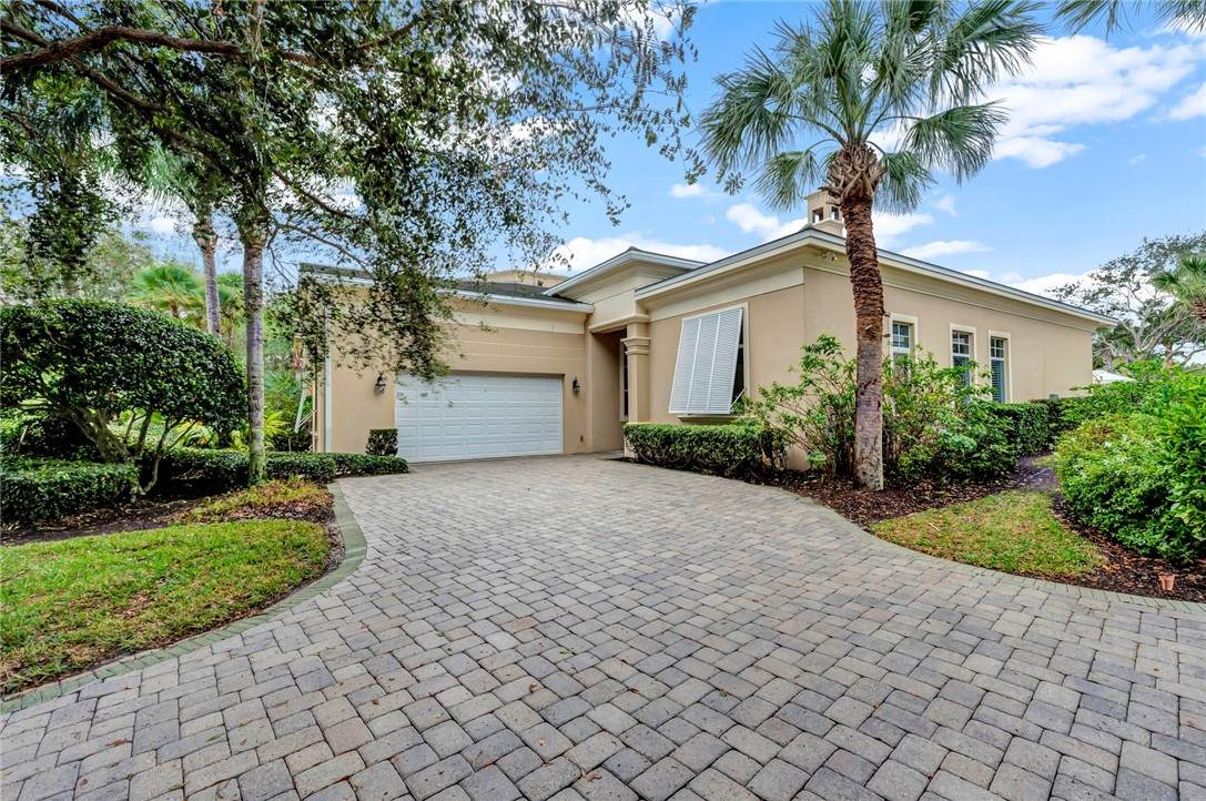 1606 Weybridge Circle - Photo 1