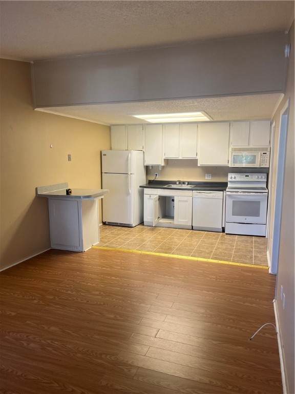 543 7th Place - Photo 1