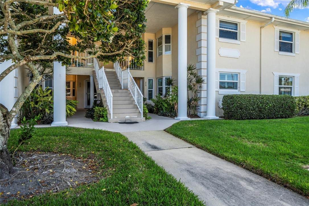 205 Grove Isle Circle - Photo 1