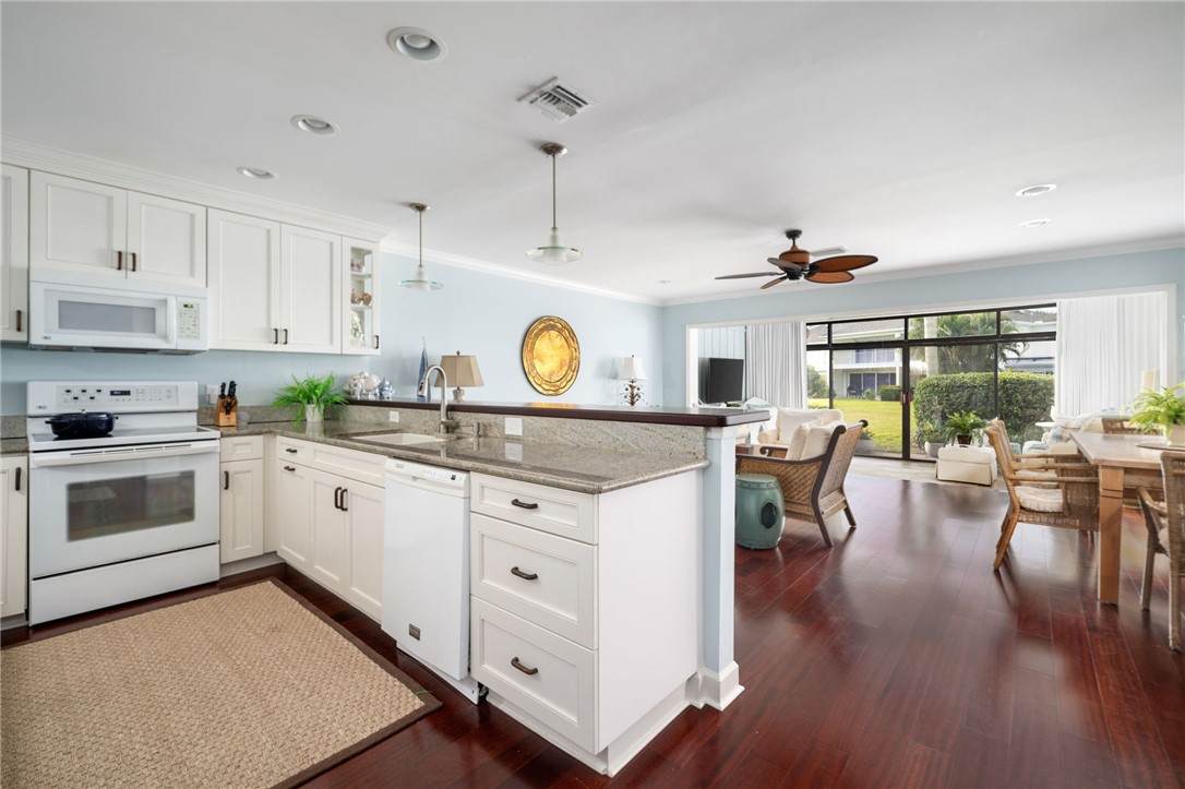300 Harbour Drive - Photo 1