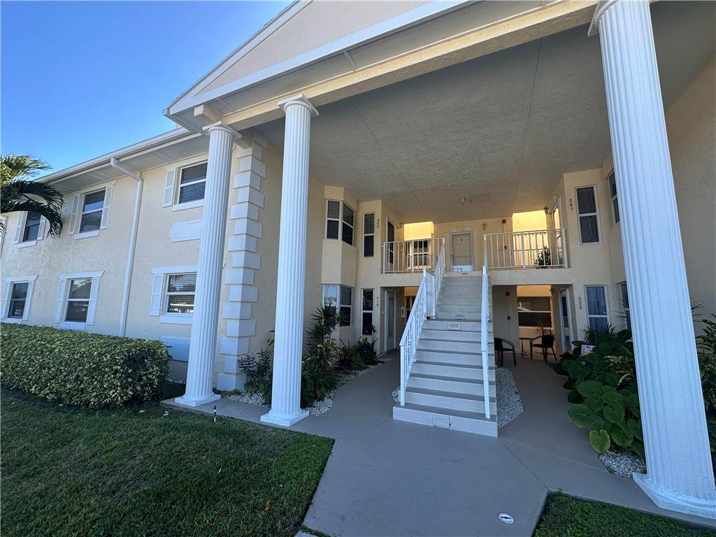 319 Grove Isle Circle - Photo 1