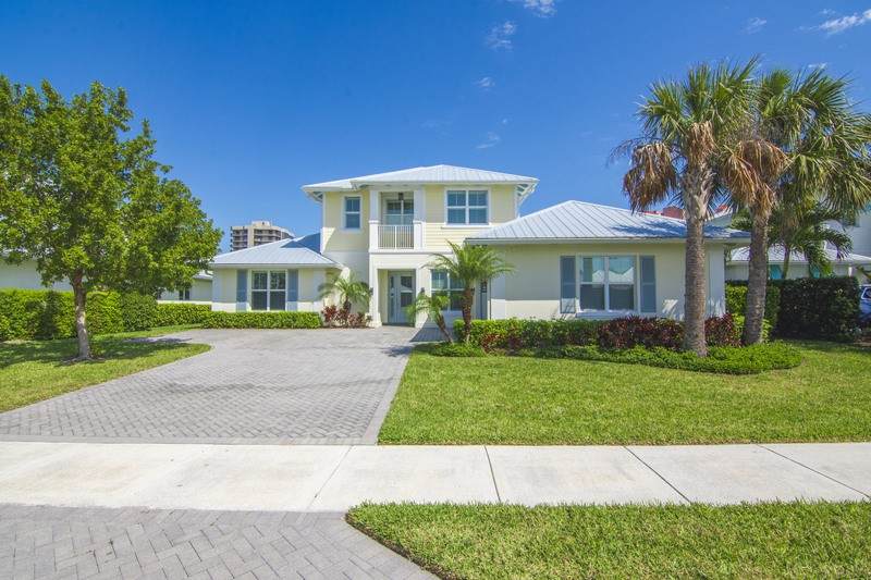 3910 Duneside Drive - Photo 1